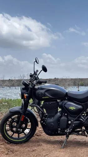 Hunter 350 / Graphite Grey - Letícia 