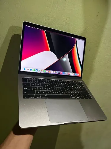 MacBook Pro 2017 256gb + 8gb 