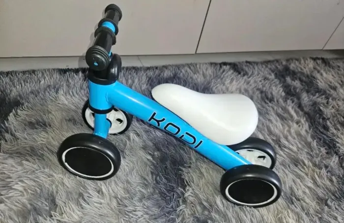 Bicicleta de equilíbrio infantil
