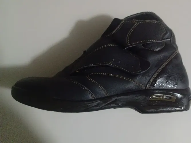 Calçado, bota, esportiva para moto, marca SIDI