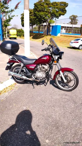 Vendo Suzuki Chopper novinha, com apenas 22 mil km, revisão feita a um mês.