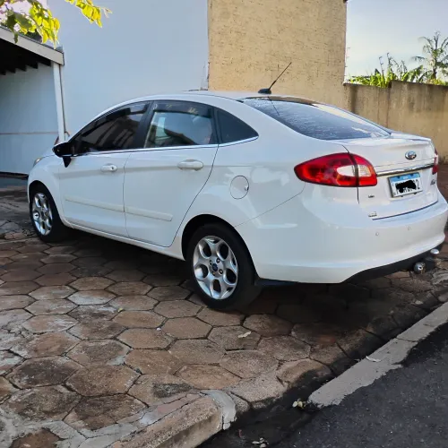 Ford Fiesta Sedan SE 1.6 16V Flex 4P 2013