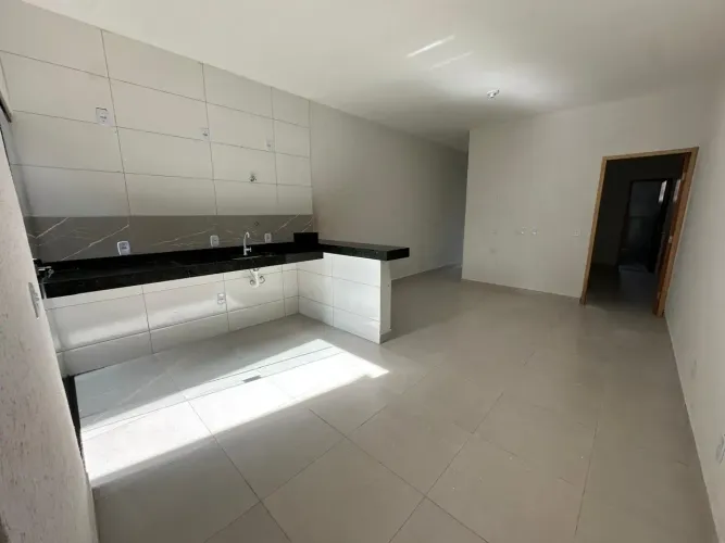 Casa no Setor Parque Eldorado Oeste: Mais Que um Imóvel, Seu Próximo Capítulo em Goiânia!