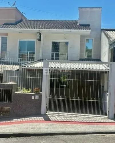 Casa em Forquilhas - São José