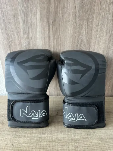 luva boxe mma muaythai nova ! naja 16oz linda impecável sem uso ! veja fotos !