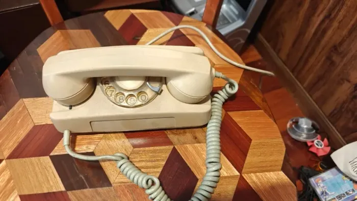 TELEFONE ANTIGO DE DISCO BAGUETE TIJOLINHO EM PERFEITO ESTADO