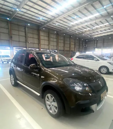 Renault Sandero Stepway Hi-power 1.6 8V 5P 2013