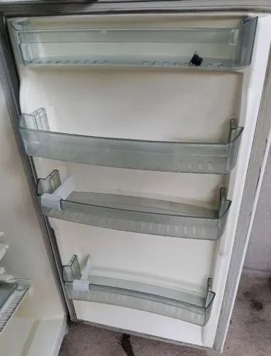 VENDO GELADEIRA PARA RETIRADA DE PEÇAS OU CONSERTAR PARA USO
