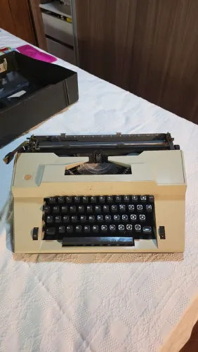 máquina de datilografia vintage remington 33L