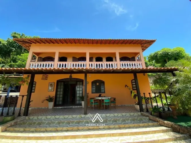Casa com 5 dormitórios à venda, 257m² por R$2.000.000 - Cajueiros (Itaipuaçu) -