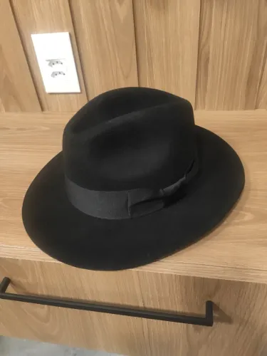Chapéu Fedora preto