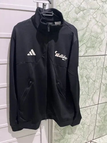 Casaco adidas
