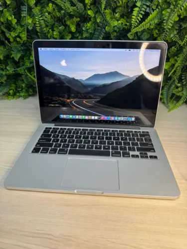 MacBook Pro 2015  A1502  Silver   Intel core i5 8GB DDR3 128GB SSD  Tamanho de tela 13,3