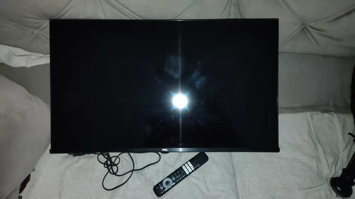 Tv 32 polegadas tcl com defeito, liga mais não mostra imagem