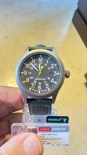 Relógio Timex Expedition Preto pulseira verde novo