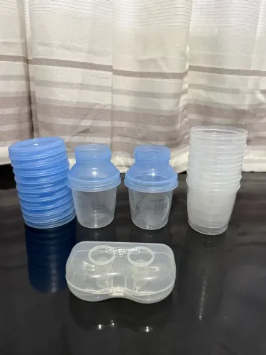Kit com 9 potes armazenadores de leite materno avent + roupas de 1 ano masculinas