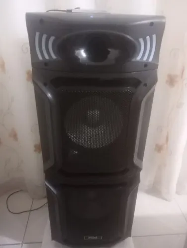 Vendo essa caixa de som semi nova