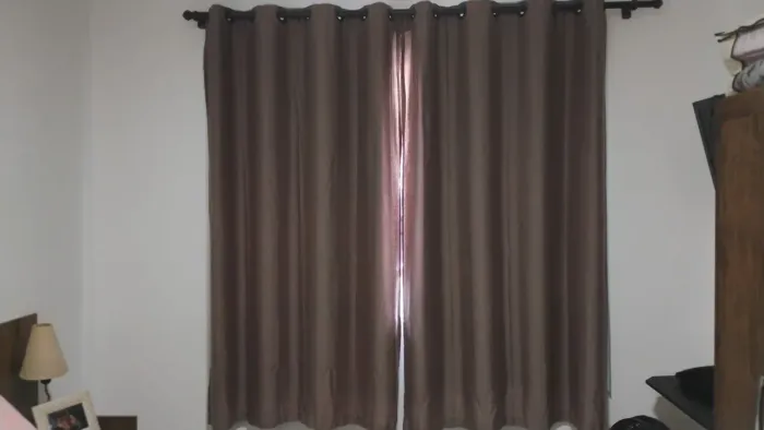 Vendo ou troco cortina de linho na cor tabaco
