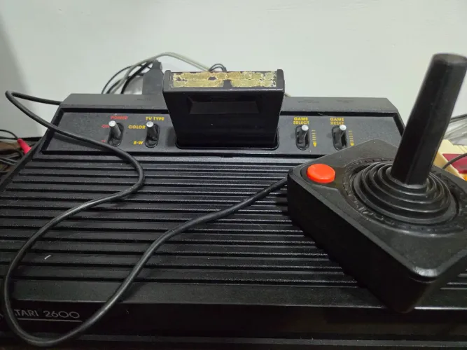 Atari 2600 + 2 jogos