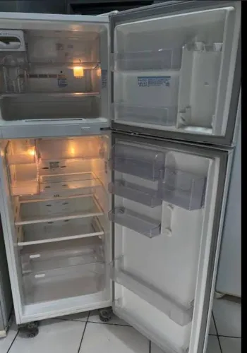 Vendo geladeira eletrolux FN50