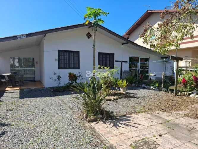 Imóvel em terreno de 336,00 m², localizado a 400 metros do mar, em Itapema do Saí, no bair
