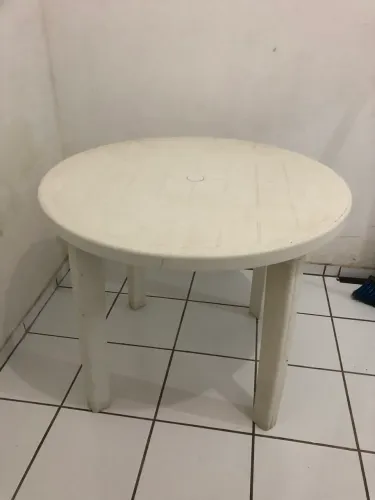Vendo mesa de plástico