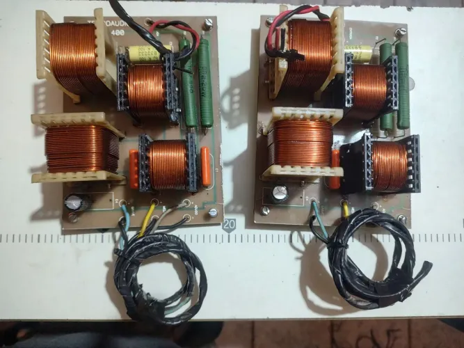 2 placas Divisores de frequência profissionais Tecnoaudio DV-400 Originais em ótimo estado