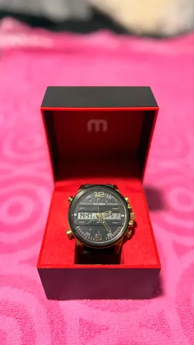 Relógio Mondaine pulseira preta 