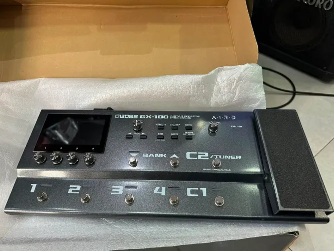 Pedaleira Boss GX100 novíssima + Bluetooth