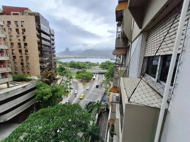 Av Henrique Dodsworth vista mata e lagoa, excelente apartamento com varandas