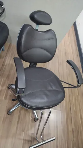 Vendo cadeira hidráulica inclinável