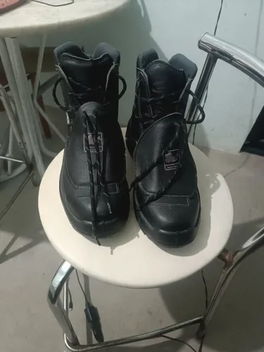 Bota de segurança nova