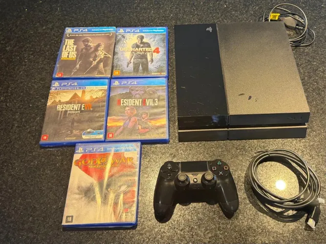 PLAYSTATION 4