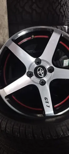 Vendo ou troco jogo de rodas aro 15 c pneus bem novinhos.