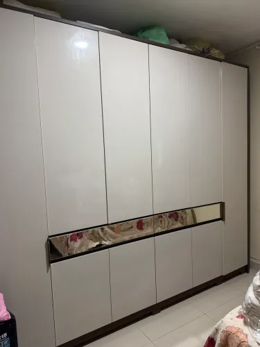 Guarda roupa de 6 portas