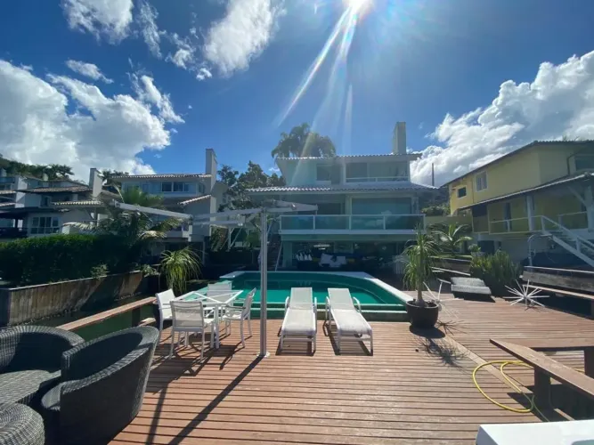 Vendo casa no Condomínio Porto Marisco Angra dos Reis com 6 suítes e 400 m²