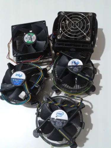 Cooler para CPU 20 reais cada.