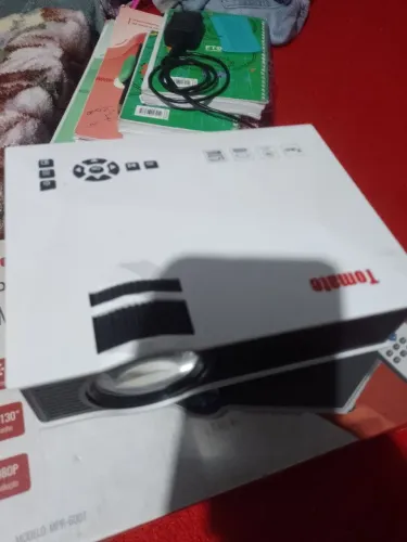 Projetor multimídia tomate 