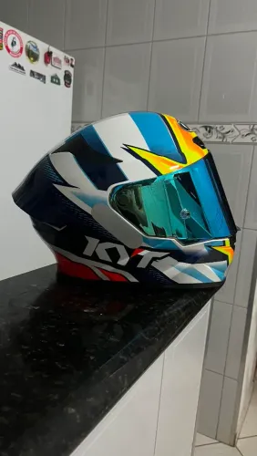 Capacete KYT