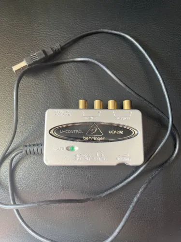 Interface Áudio Usb Behringer U-control Uca202