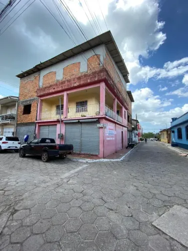Prédio Residencial e Comercial no Centro de Vigia -PA