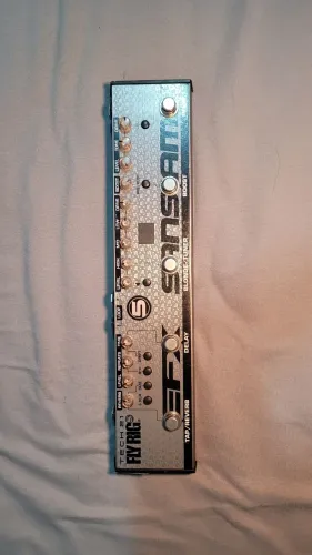 Pedaleira Fly Rig V2 - 6 Pedais em 1! Com Effect Loop(Send/Return) e duas saídas, P10/XLR