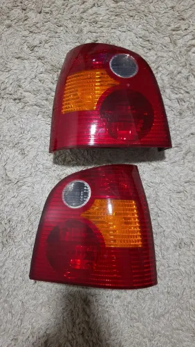 Lanternas Volkswagen Polo Hatch 2002 até 2006 - O Par 