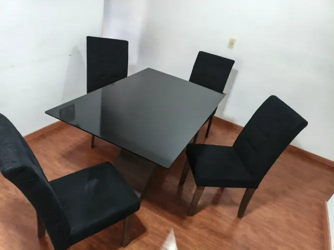 Mesa de jantar.