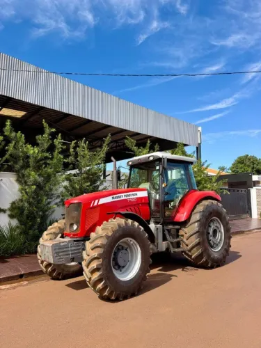 Trator Massey Ferguson 7180 (180 CV) Ano 2013