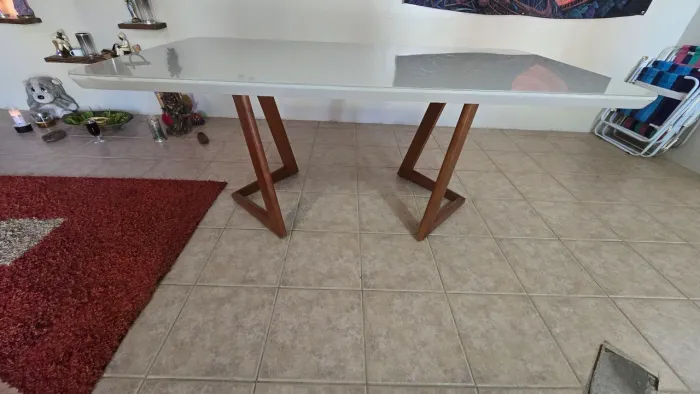 Mesa Munique com tampo de vidro