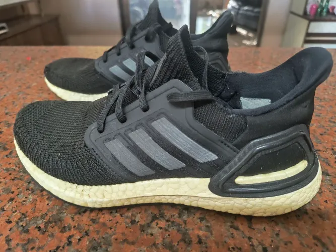 Adidas Ultra Boost 5.0 Continental 