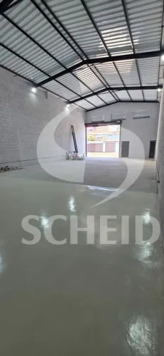 Galpão com 260m2 com vagas na frente e em ótima localização no Jd. Prudência