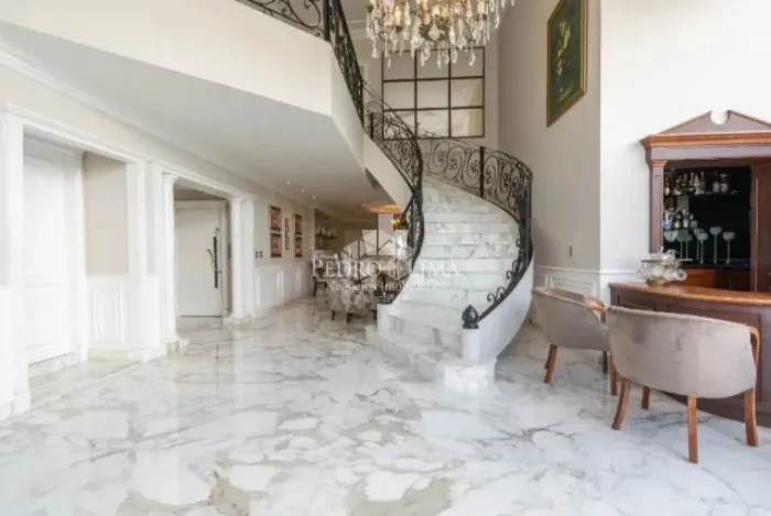 Apartamento cobertura no Tatuapé, alto padrão. 750m², 6 quartos e 7 vagas. Condomínio Taiú