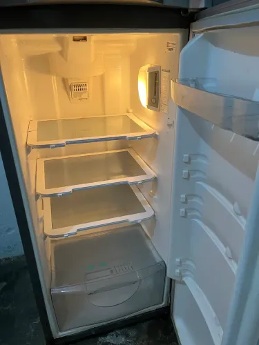 Vendo geladeira pra consertar